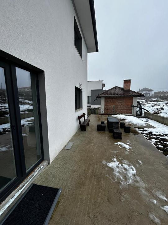 Casa individuala de 4 camere, 261 mp utili, Finisata, Chinteni