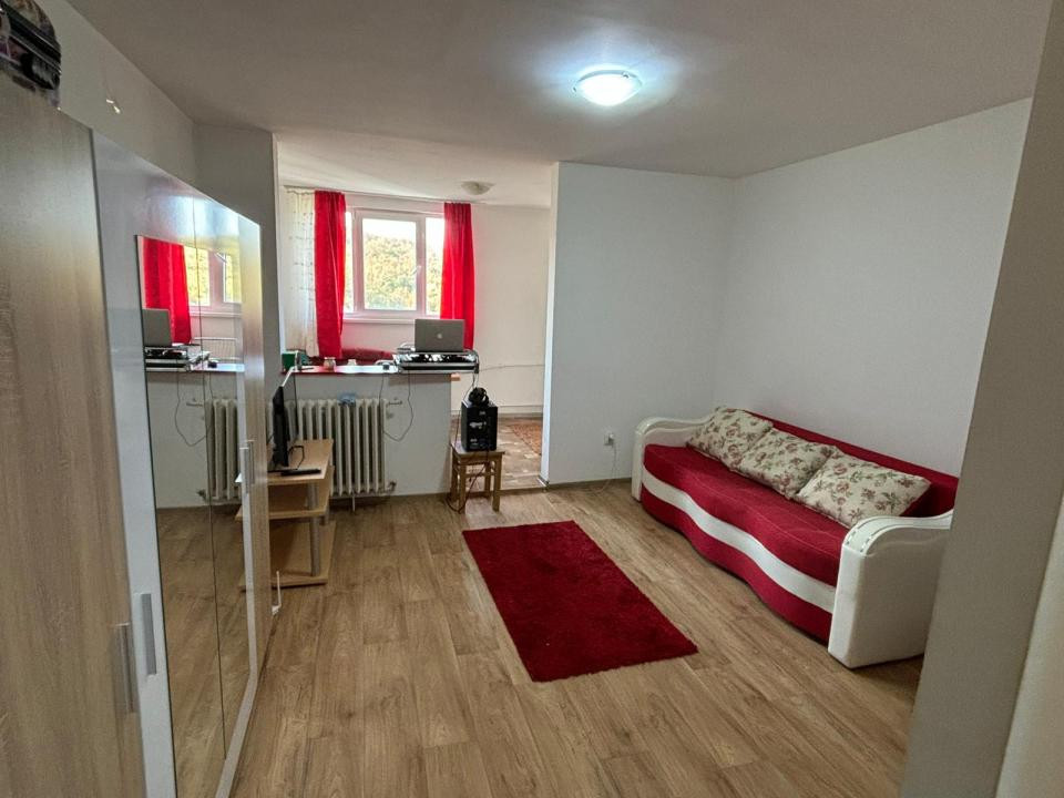 Garsoniera la cheie, 32 mp, zona strazii Parang