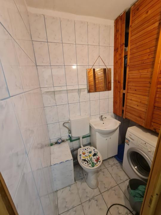 Apartament 3 camere, 2 bai,decomandat, 78 mp, etaj intemediar, parcare, Calvaria