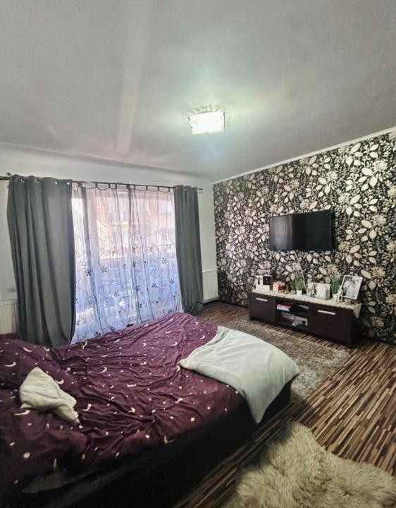 Apartament de vânzare in zona Florilor,etaj intermediar