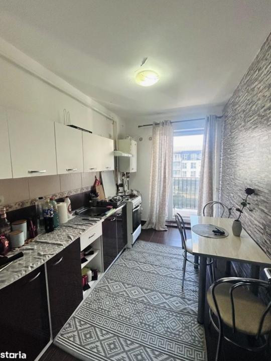 Apartament de vânzare in zona Florilor,etaj intermediar