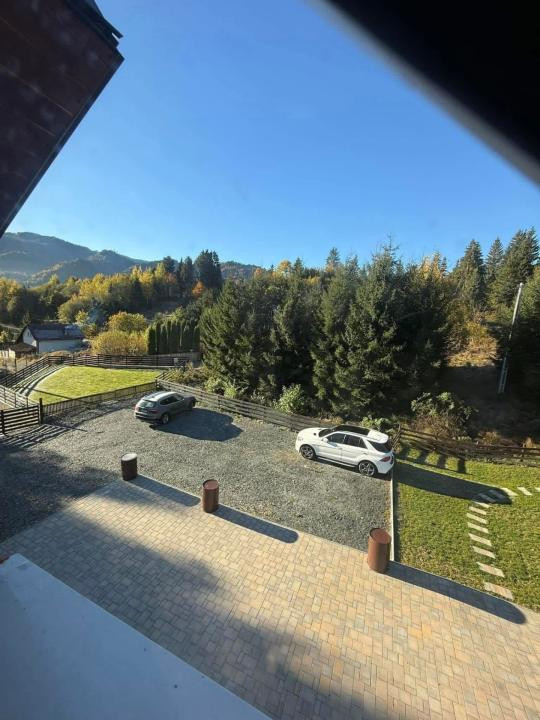 Cabana la Lac Colibița 8 camere, terase si 1650 mp teren