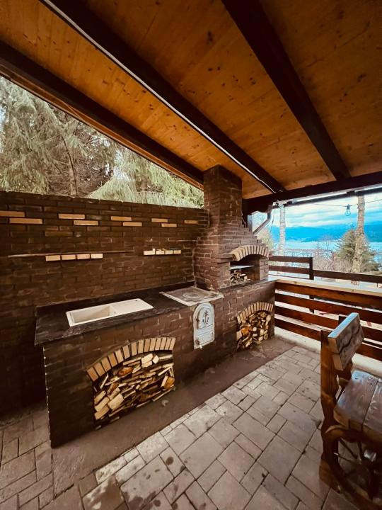 Cabana la Lac Colibița 8 camere, terase si 1650 mp teren