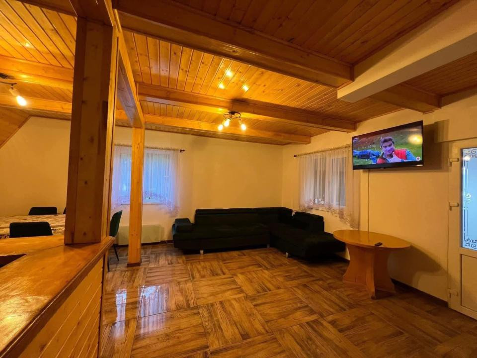 Cabana la Lac Colibița 8 camere, terase si 1650 mp teren