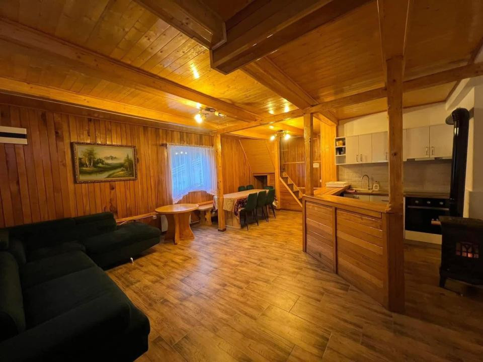 Cabana la Lac Colibița 8 camere, terase si 1650 mp teren