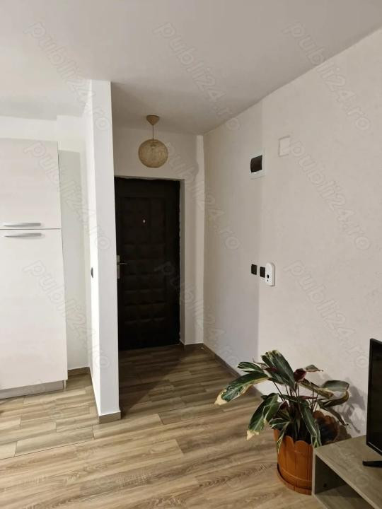 Apartament cu 2 camere, 49 mp, balcon, zona Eroilor