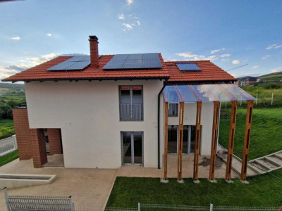 Casa individuala 4 camere semifinisata, 500mp teren, materiale premium