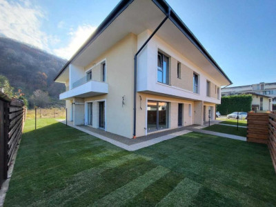 Casă cuplată P+E, 120 mp utili, 4 camere, cu CF, Parcul Poligonului