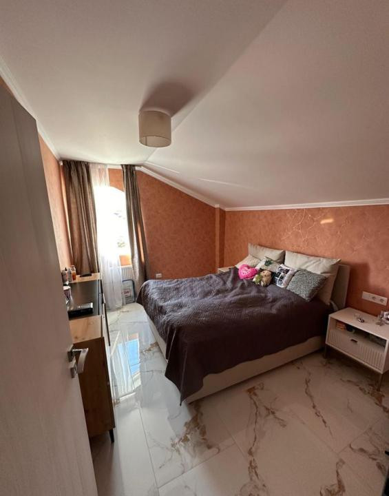 Apartament cu 3 camere in zona Vivo