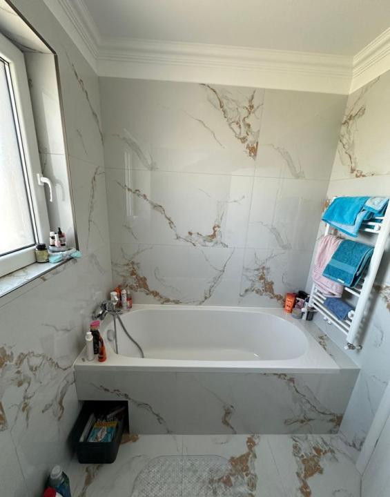 Apartament cu 3 camere in zona Vivo