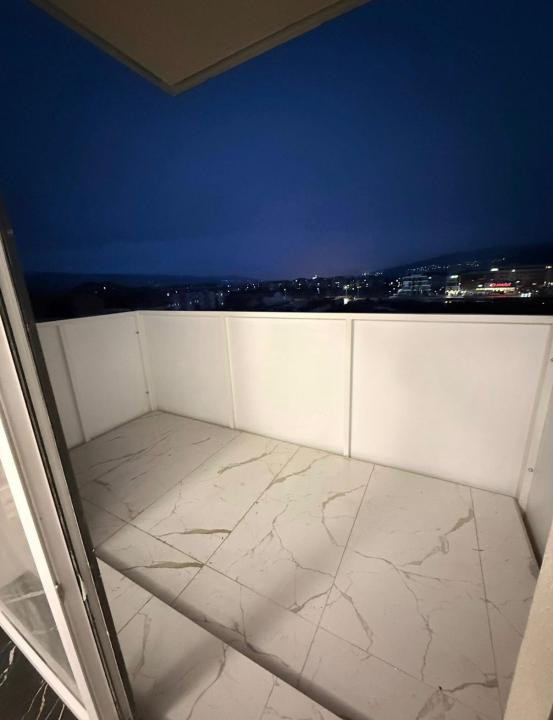 Apartament cu 2 camere,etaj intermediar,parcare subterama,zona Eroilor