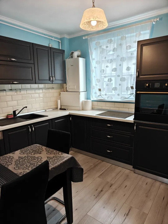 Apartament cu 3 camere, decomandat, pet friendly + loc de parcare, zona Terra