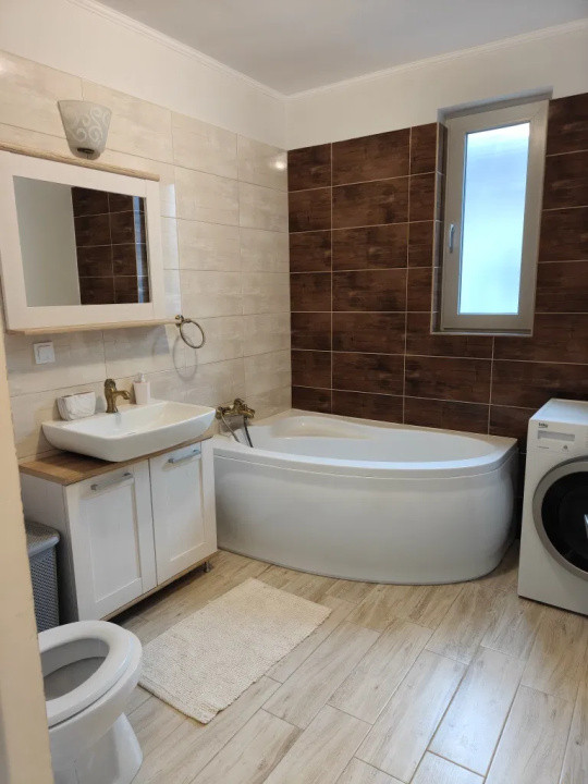 Apartament cu 3 camere, decomandat, pet friendly + loc de parcare, zona Terra