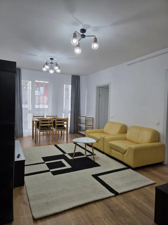 Apartament cu 3 camere, decomandat, loc de parcare, zona Poligonului