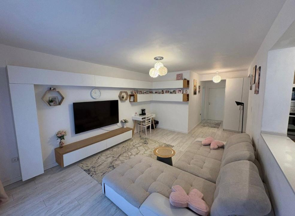 APARTAMENT CU 2 CAMERE,ETAJ INTERMEDIAR,PARCARE, ZONA FLORILOR