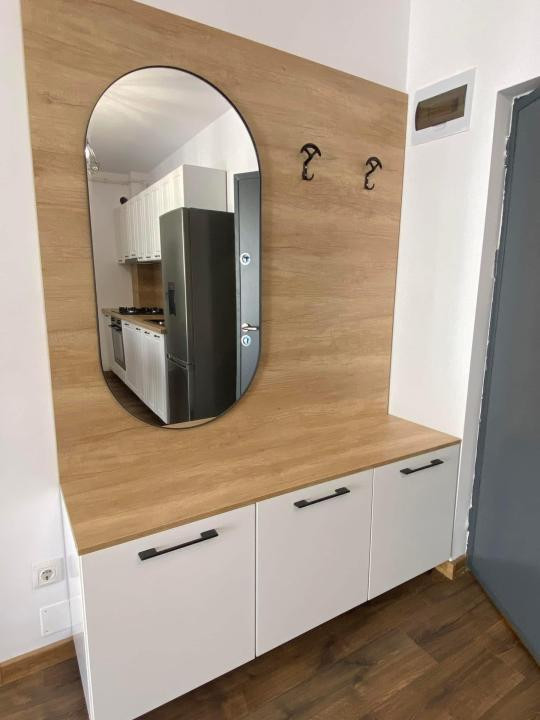 APARTAMENT CU 2 CAMERE,ETAJ INTERMEDIAR,PARCARE SUBTERANA,ZONA EROILOR