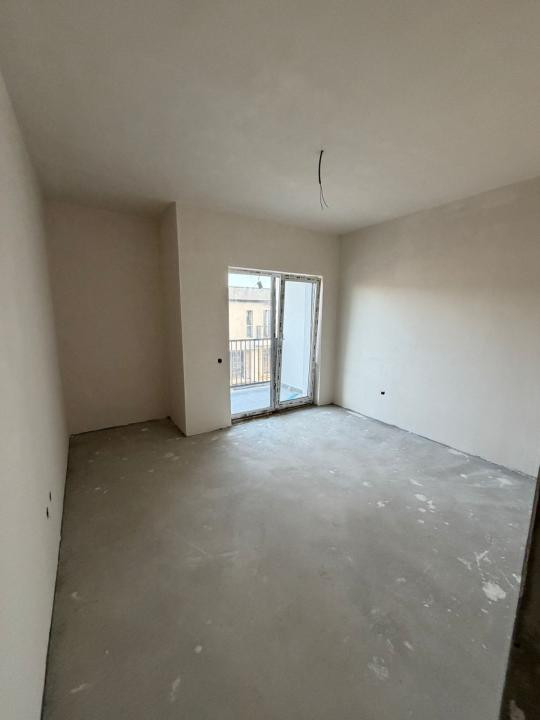 Triplex 112 mp utili, teren 180mp, ansamblu privat, Floresti