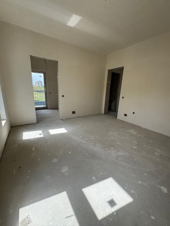 Triplex 112 mp utili, teren 180mp, ansamblu privat, Floresti
