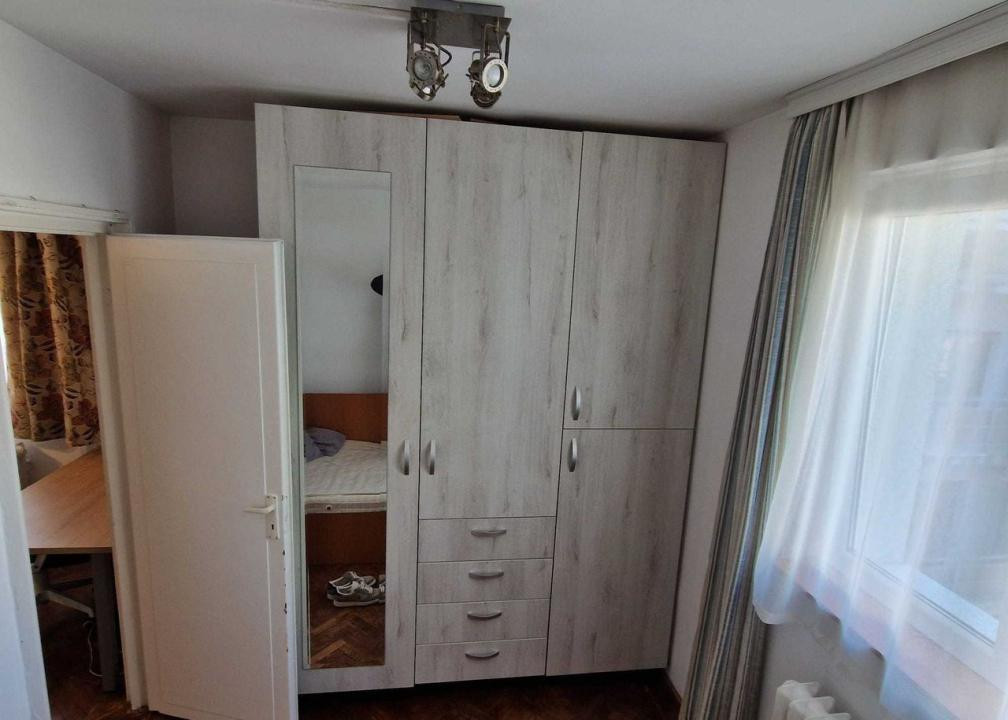 Apartament cu 2 camere, 40mp, etaj intermediar, zona Lacramiorelor