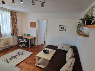Apartament cu 2 camere, 40mp, etaj intermediar, zona Lacramiorelor