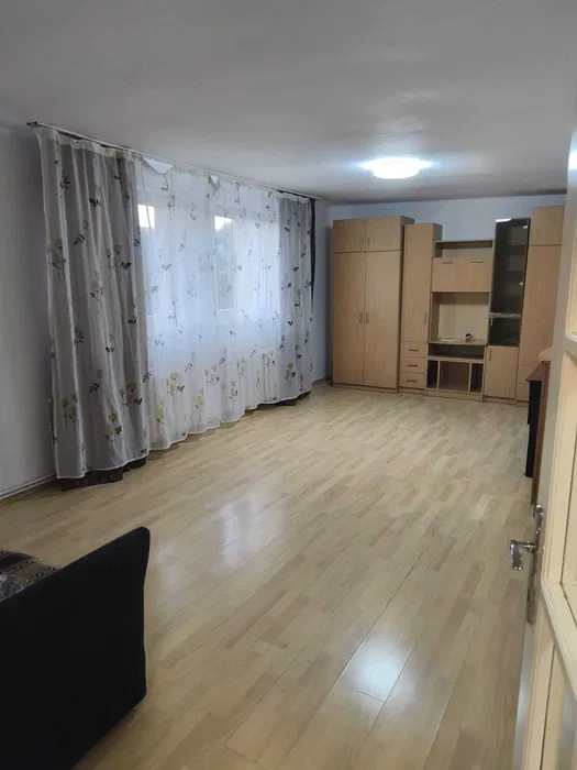 Apartament 1 camera, 42 mp, finisat, decomandat, zona strazii Arinilor