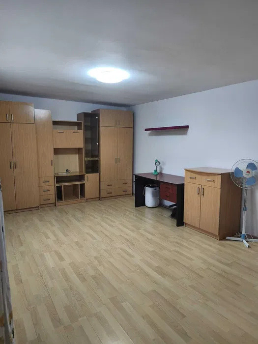 Apartament 1 camera, 42 mp, finisat, decomandat, zona strazii Arinilor