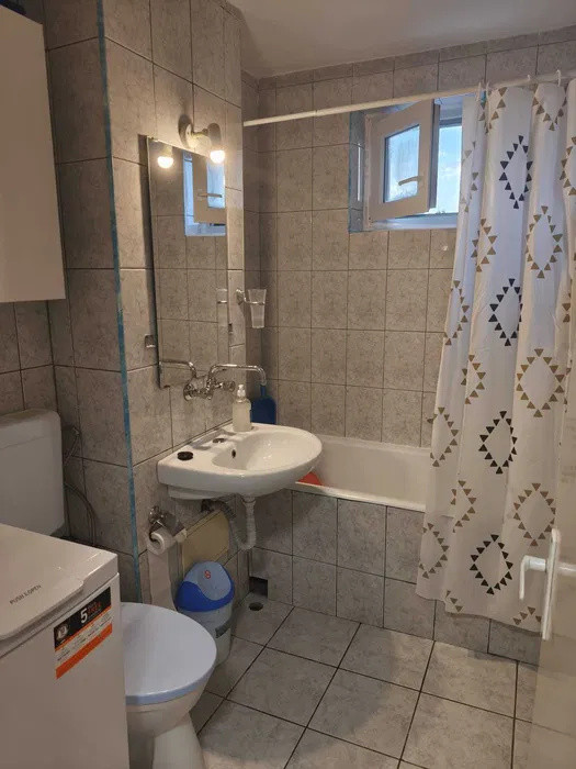 Apartament 1 camera, 42 mp, finisat, decomandat, zona strazii Arinilor