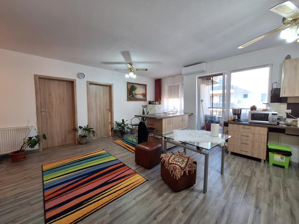 Apartament cu 3 camere, 58 mp, balcon, zona KIK