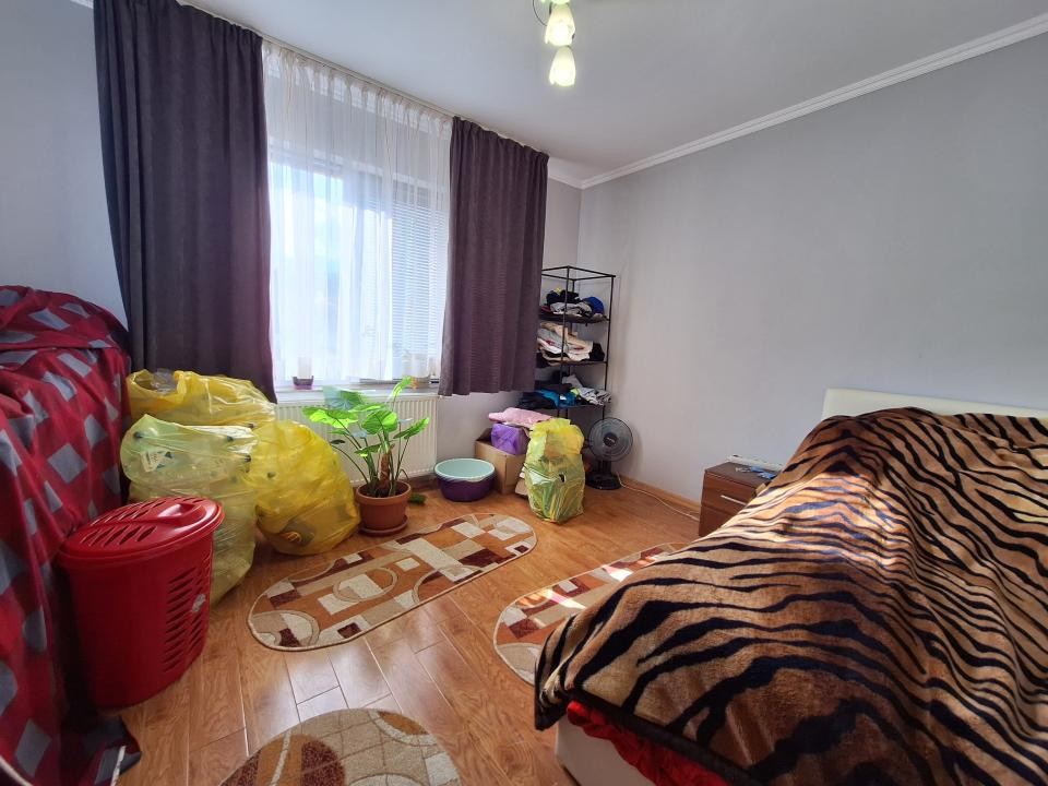 Apartament cu 3 camere, 58 mp, balcon, zona KIK