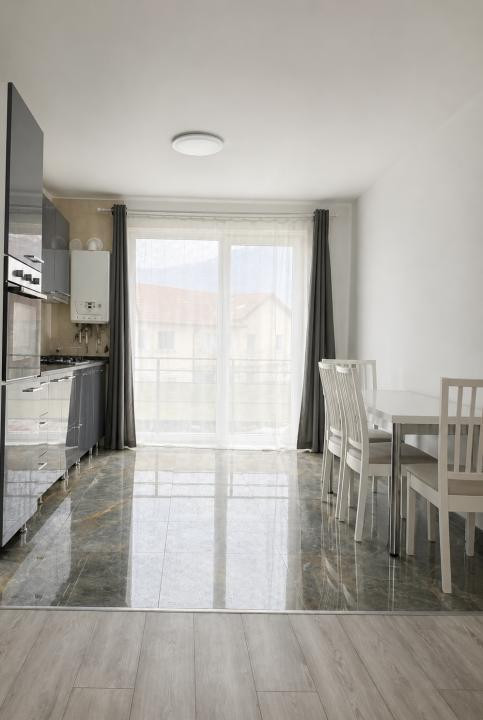Apartament 58 mp utili+balcon,zona Florilor,et 1 