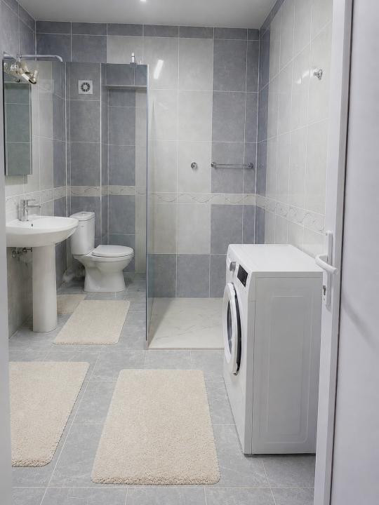 Apartament 58 mp utili+balcon,zona Florilor,et 1 
