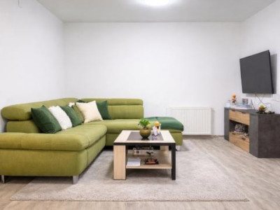 Apartament 58 mp utili+balcon,zona Florilor,et 1 