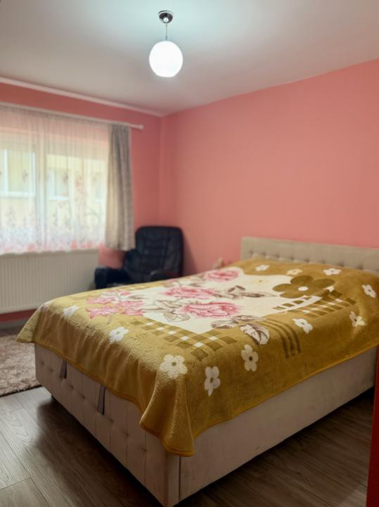 Apartament cu 3 camere,etaj 1 