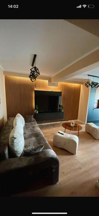 Apartament cu 2 camere, 50 mp, balcon, zona Terra