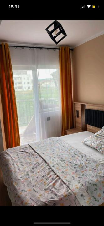 Apartament cu 2 camere, 50 mp, balcon, zona Terra