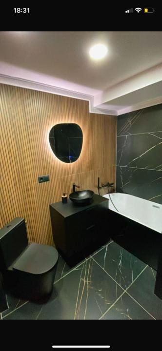 Apartament cu 2 camere, 50 mp, balcon, zona Terra