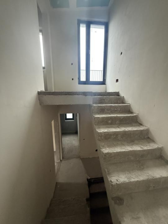 Duplex cu garaj 5 camere - 123,57 mp utili -  Floresti!