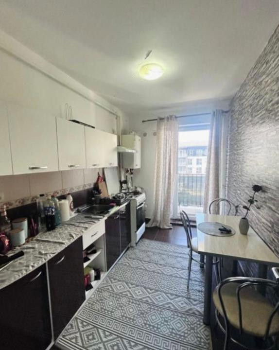 Apartament mobilat,utilat, cu 1 camera,etaj intermediar,zona Florilor