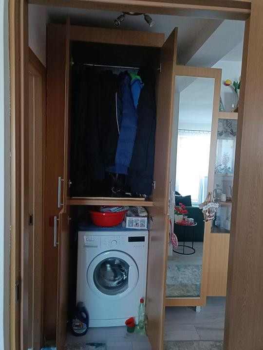 Apartament cu  2camere,etaj intermediar,zona Eroilor