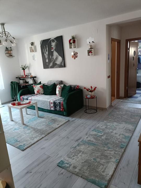 Apartament cu  2camere,etaj intermediar,zona Eroilor