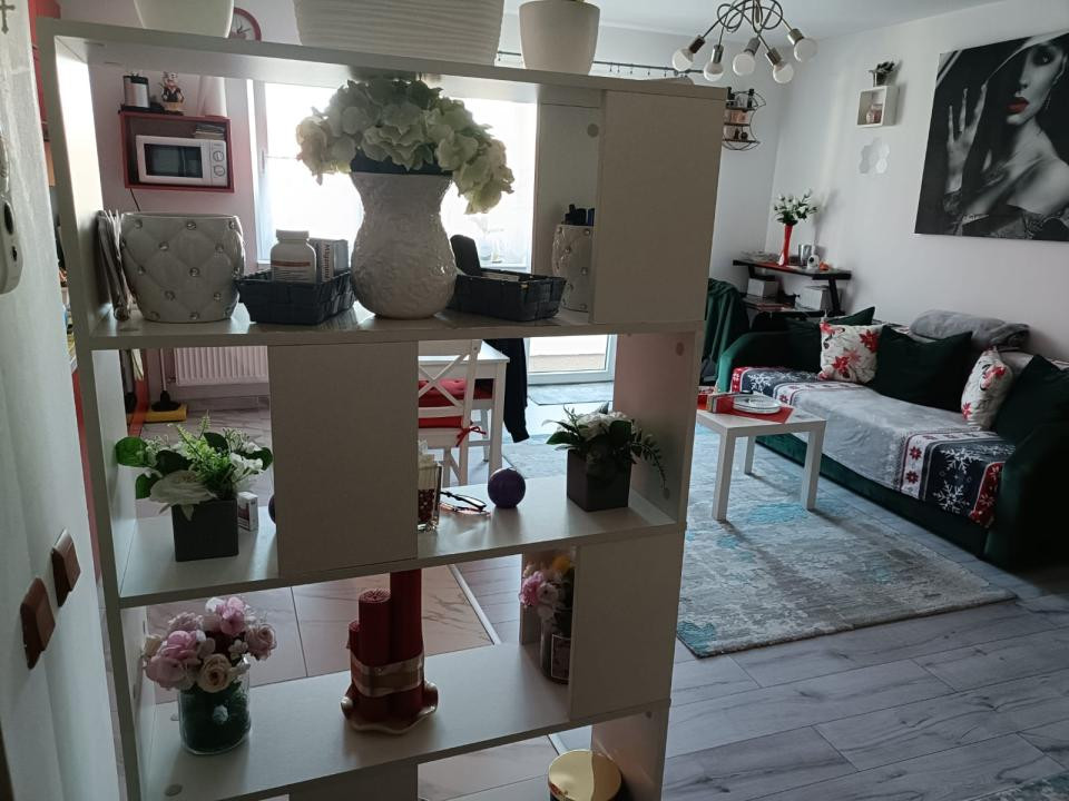 Apartament cu  2camere,etaj intermediar,zona Eroilor