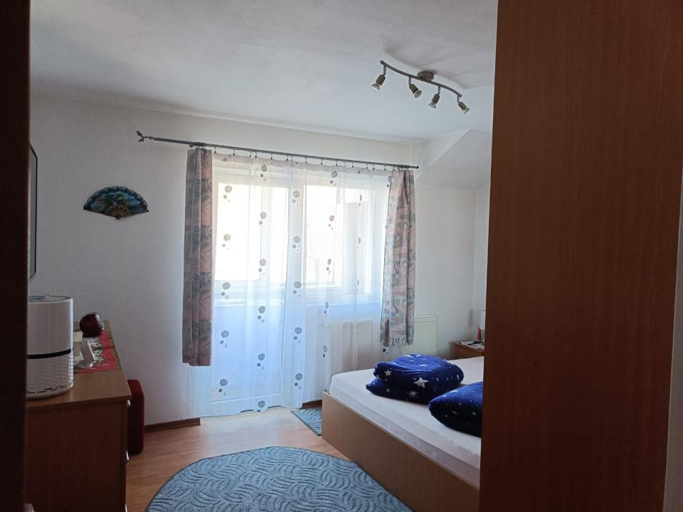 Apartament cu  2camere,etaj intermediar,zona Eroilor