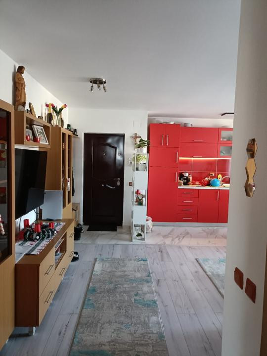 Apartament cu  2camere,etaj intermediar,zona Eroilor