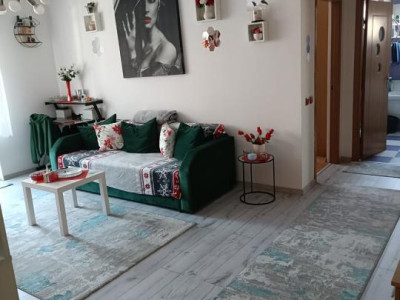 Apartament cu  2camere,etaj intermediar,zona Eroilor