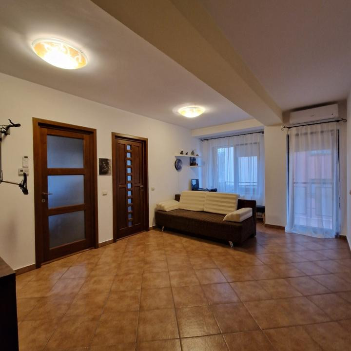Apartament cu 2 camere, 46 mp, parcare, zona Stejarului