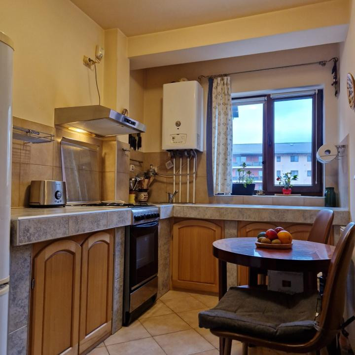 Apartament cu 2 camere, 46 mp, parcare, zona Stejarului