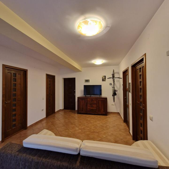 Apartament cu 2 camere, 46 mp, parcare, zona Stejarului