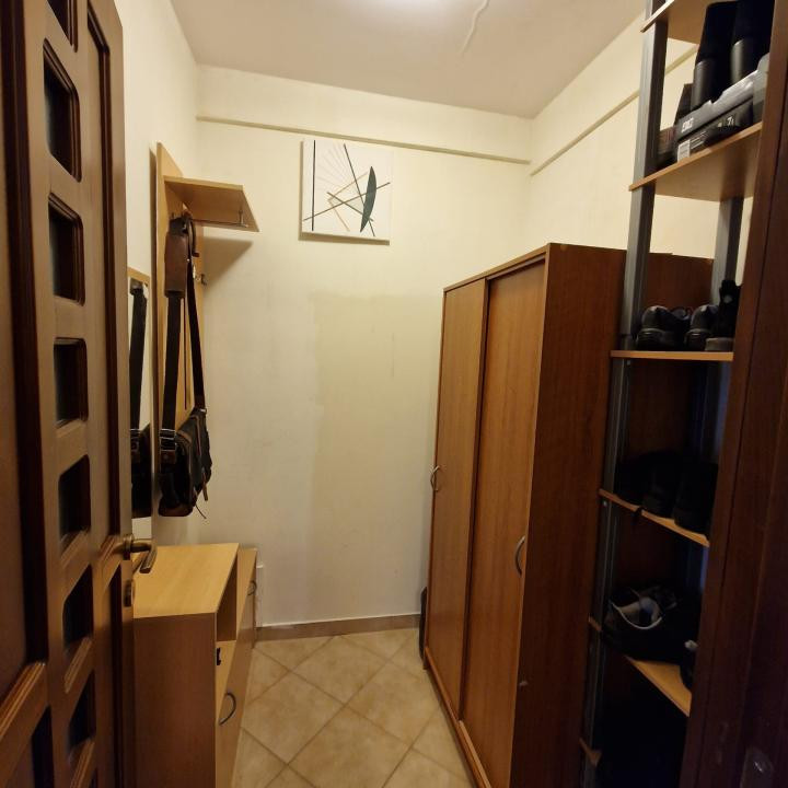 Apartament cu 2 camere, 46 mp, parcare, zona Stejarului