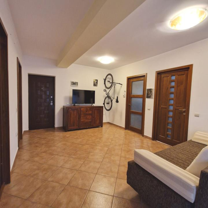 Apartament cu 2 camere, 46 mp, balcon, zona Stejarului