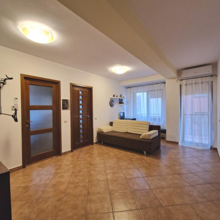 Apartament cu 2 camere, 46 mp, balcon, zona Stejarului